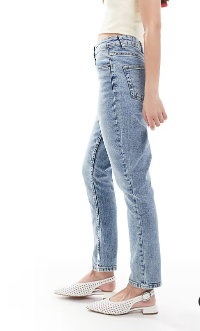 Slim fit comfort mom jeans in mid blue