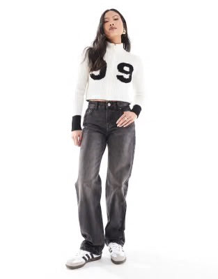 Pull&Bear Petite mid rise straight leg jeans in black