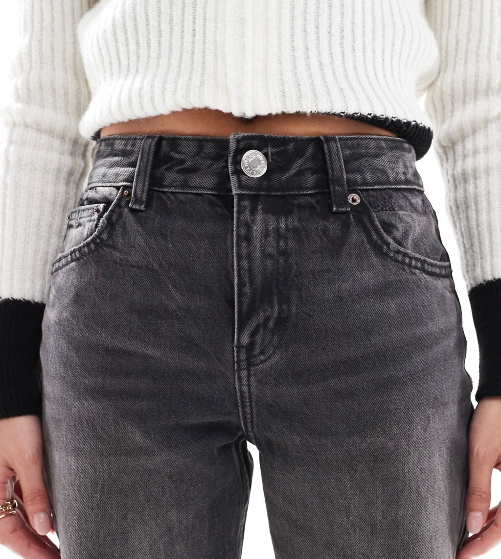 Pull&Bear Petite mid rise straight leg jeans in black